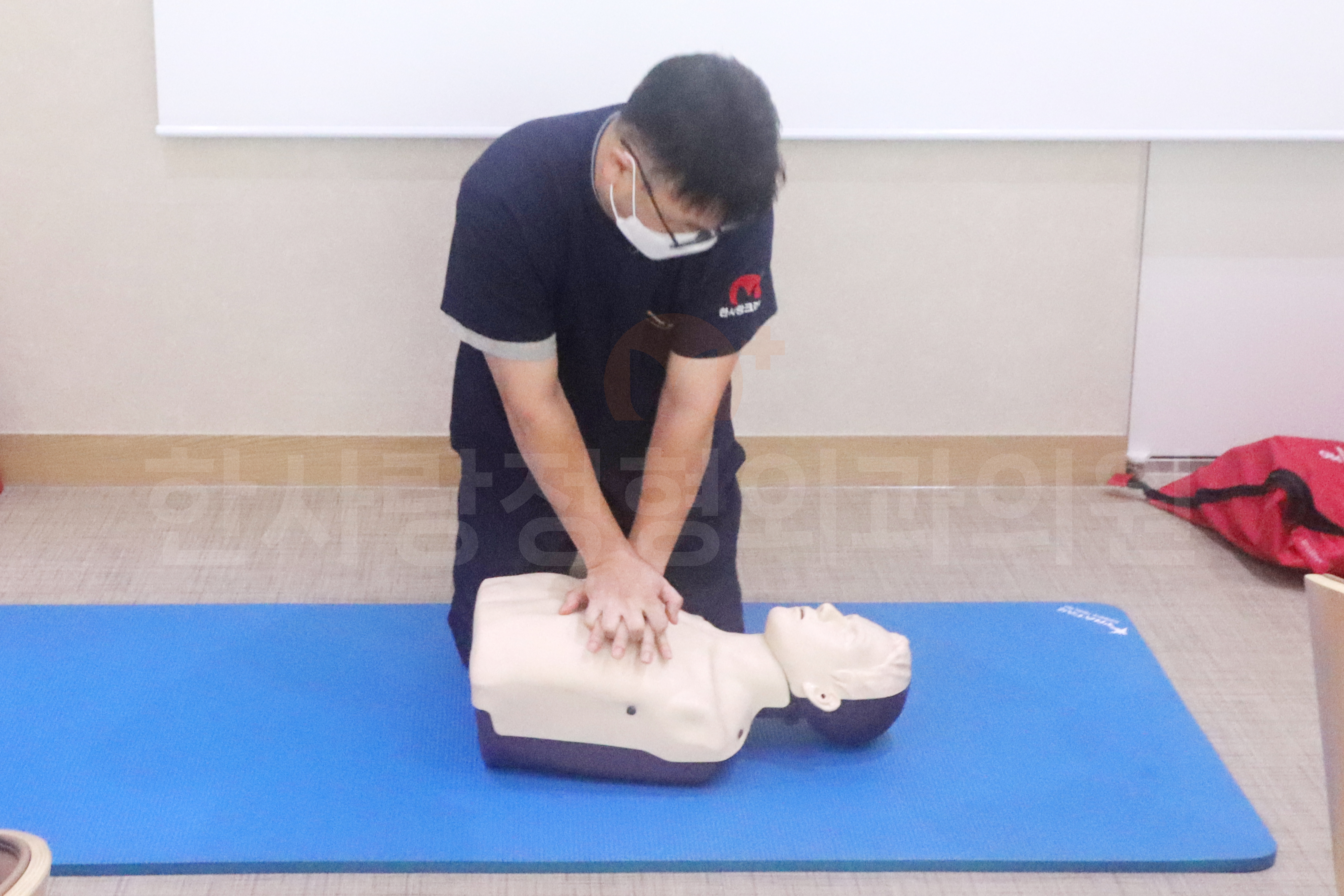 CPR 심폐소생술, AED 자동심장충격기_교육_블로그용_한사랑정형외과의원_250919-07 CPR 심폐소생술, AED 자동심장충격기_교육_블로그용_한사랑정형외과의원_250919-07